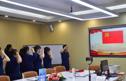 憶初心，守黨紀(jì)，趕考路上勇毅行